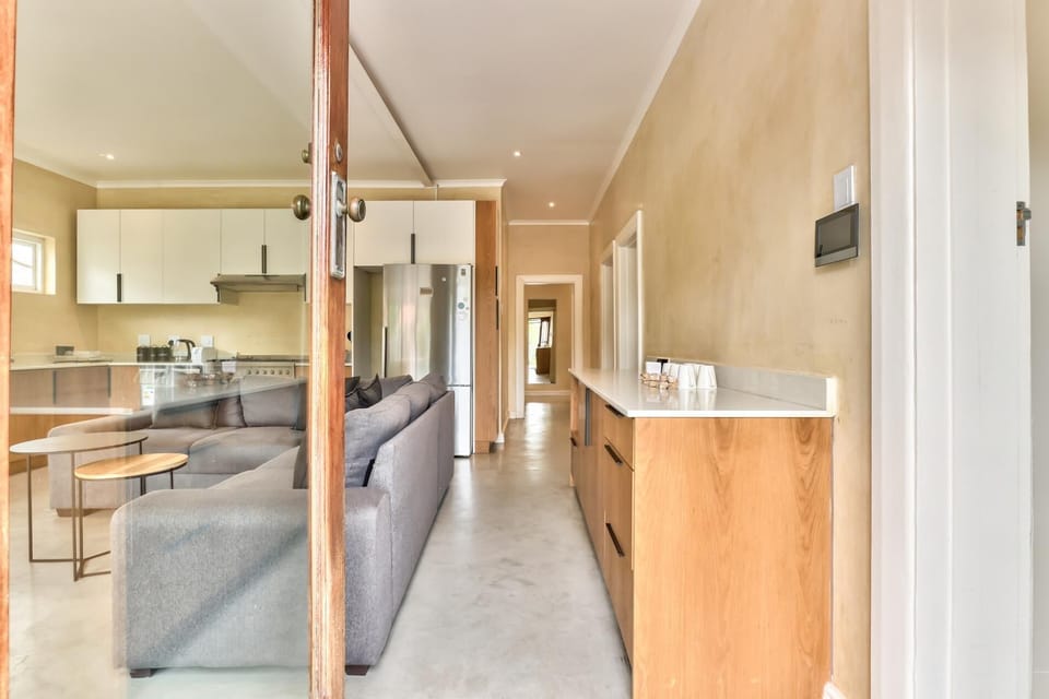 6 bedroom House in Mowbray (22713)