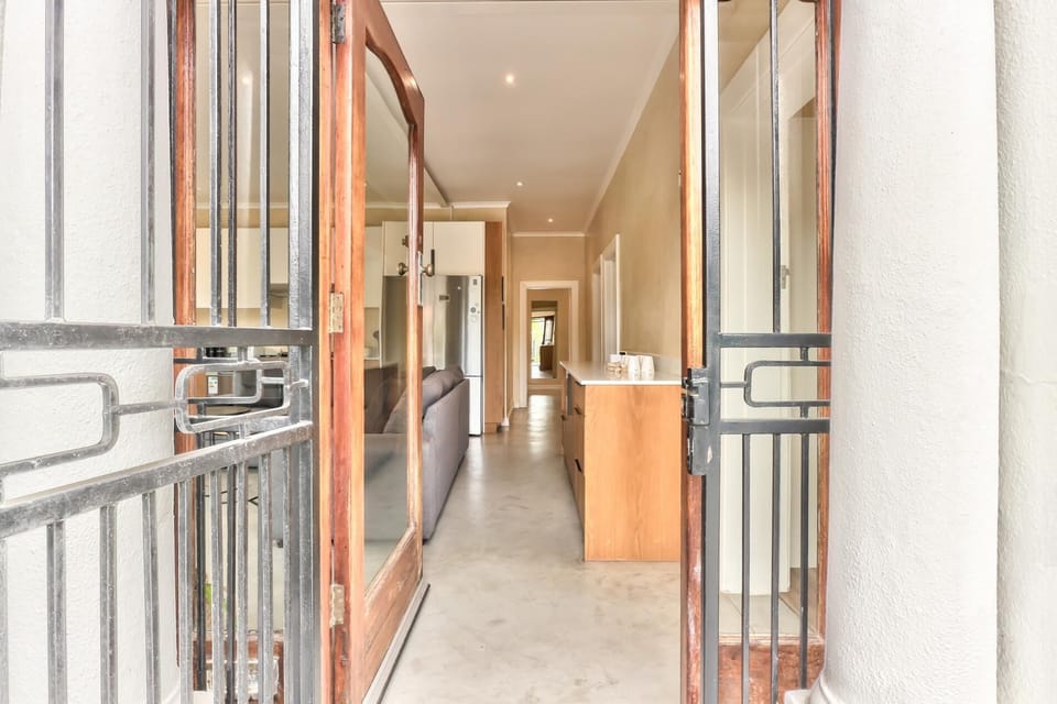 6 bedroom House in Mowbray (22712)