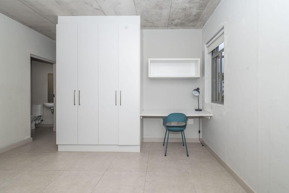 Spacious Apartment at Metropole Rosebank (24278)