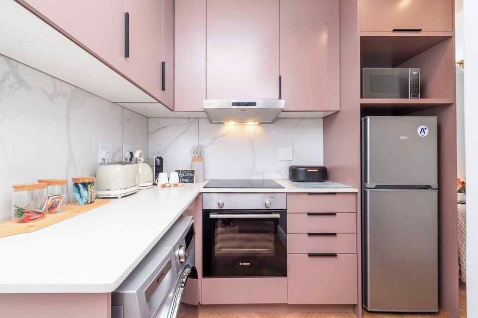 Chic 2nd Floor Venice House Apartment + Balcony (31458)