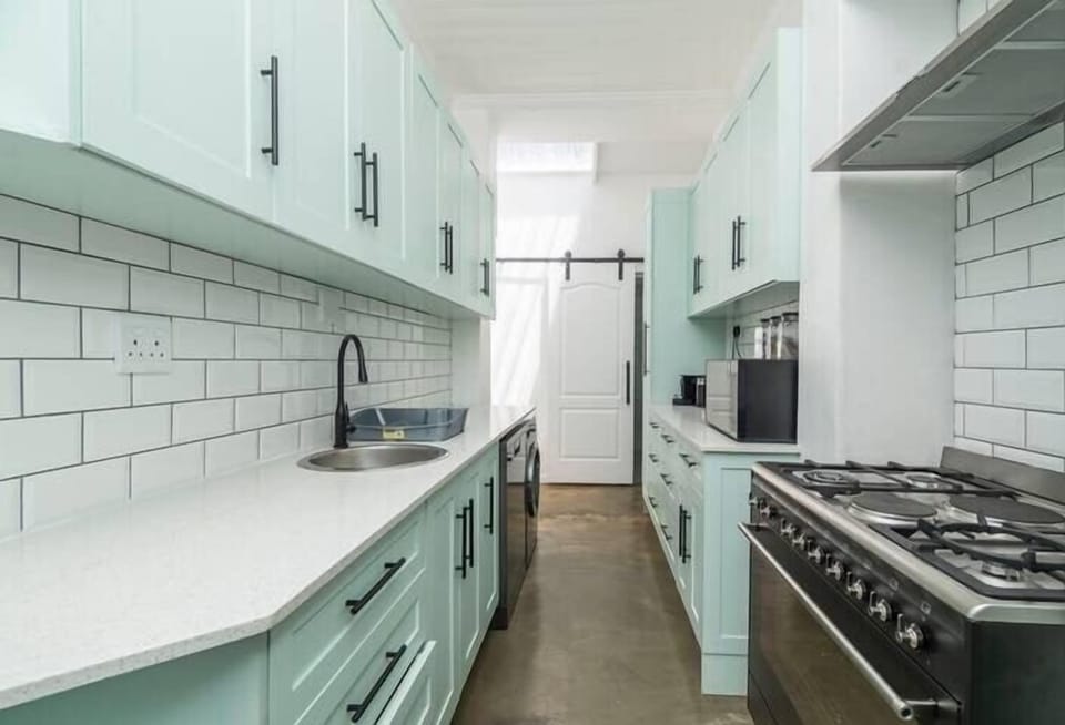 Contemporary Two Bedroom House in Green Point (368)