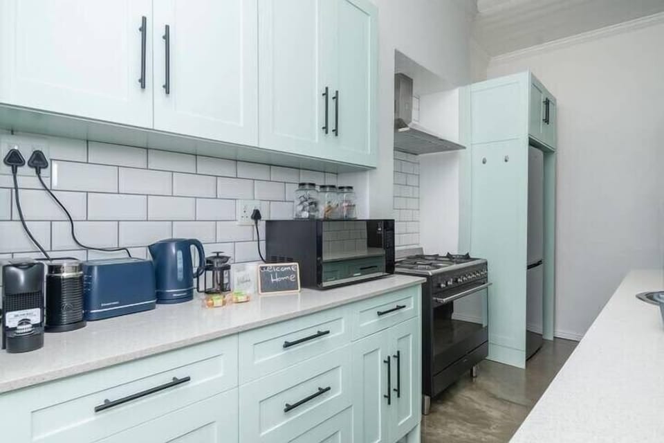 Contemporary Two Bedroom House in Green Point (366)