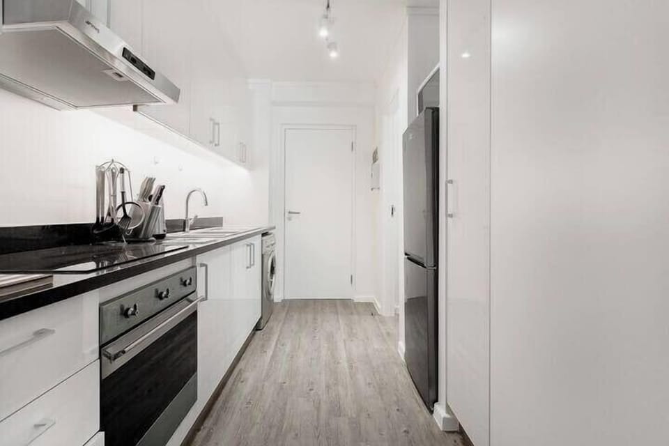 Business hub,trendy,secure living in heritage area (1120)