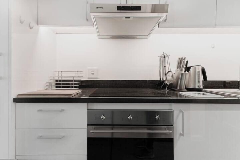 Business hub,trendy,secure living in heritage area (1121)