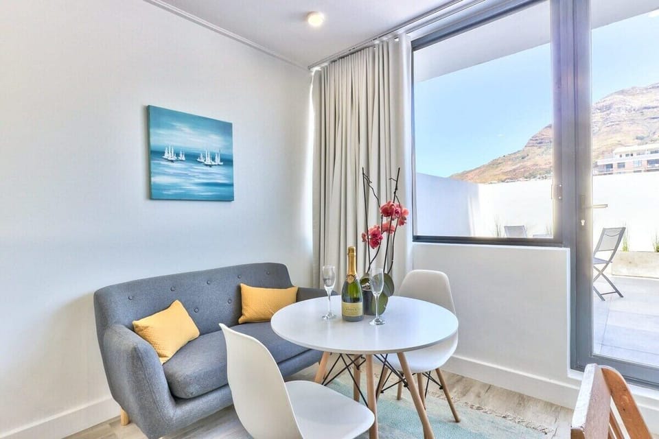 Mountain Views Studio In an Artistic Neighborhood (4294)