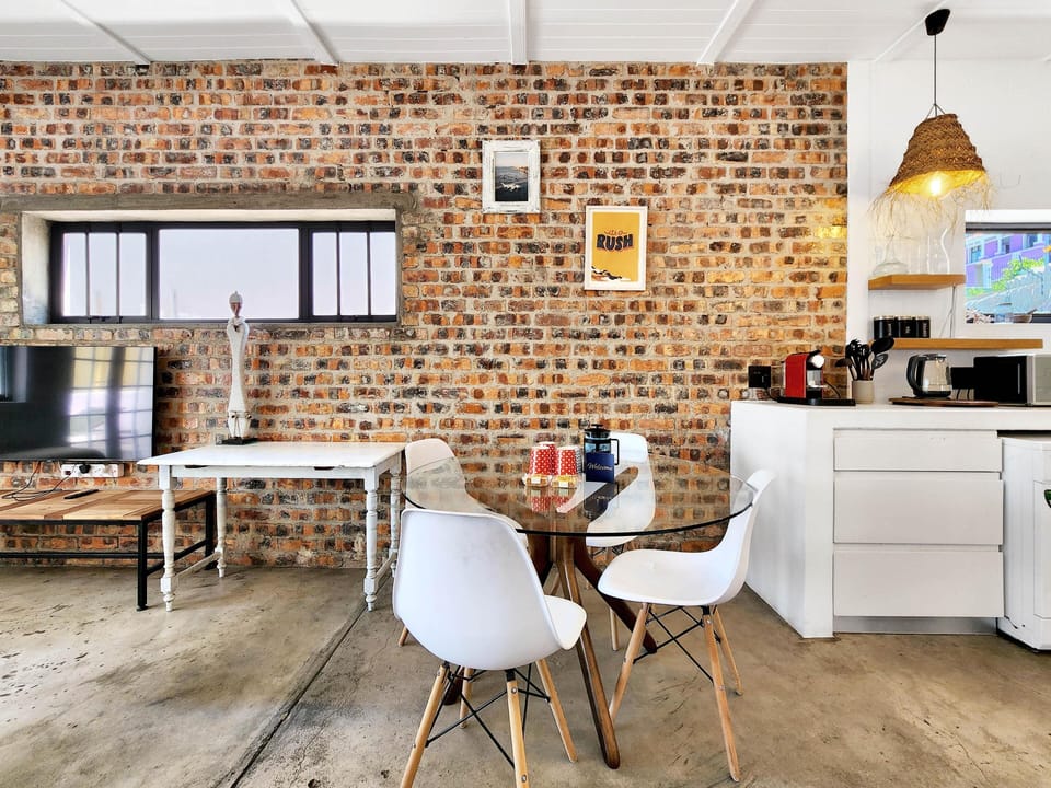 Bo-Kaap 2BD Beauty w/Patio&Views (25448)