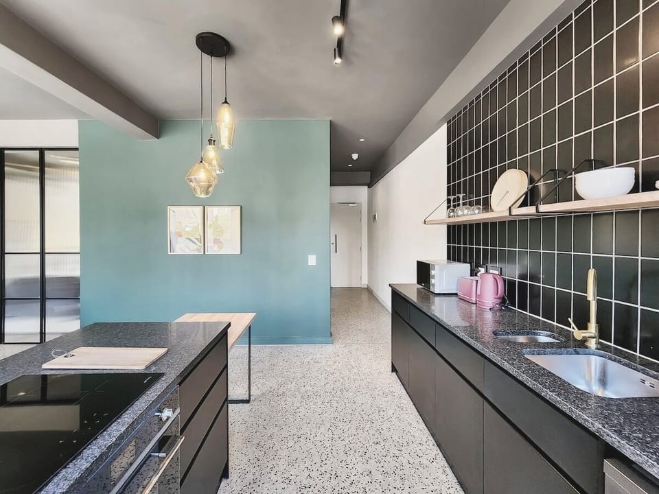 Stylish Studio in the Heart of CPT (28224)