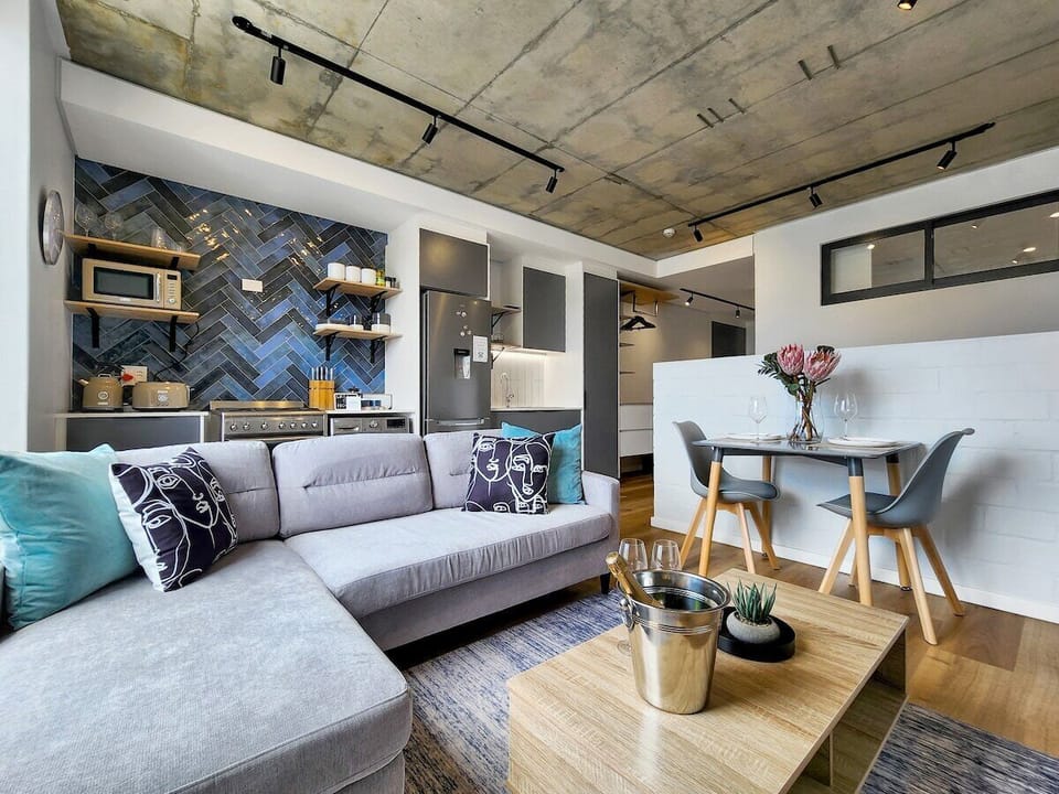 Four on O Modern Stay Near Promenade (15170)