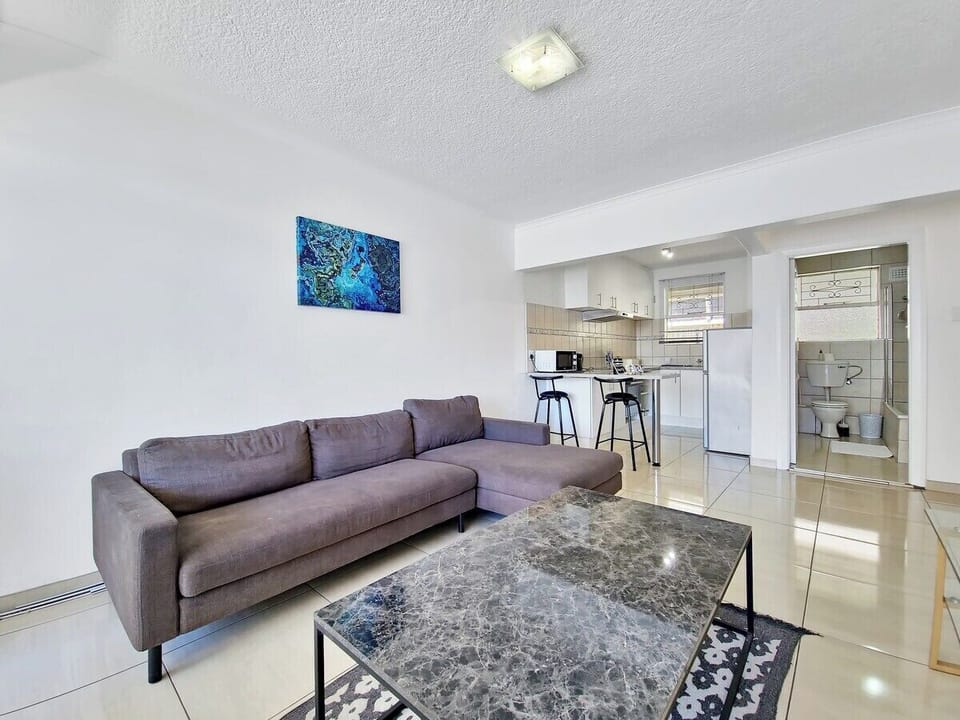 Sophisticated 2BR Apartment in Heart of GreenPoint (15847)