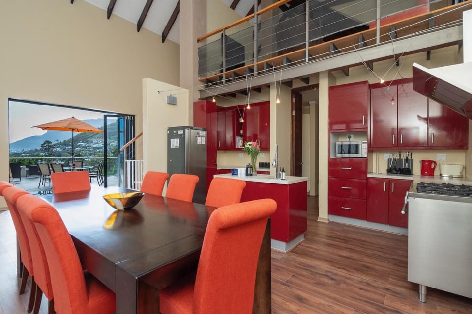 Elegant Villa Escape in Hout Bay – Views & Pool (28143)