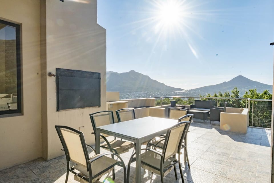 Elegant Villa Escape in Hout Bay – Views & Pool (27769)
