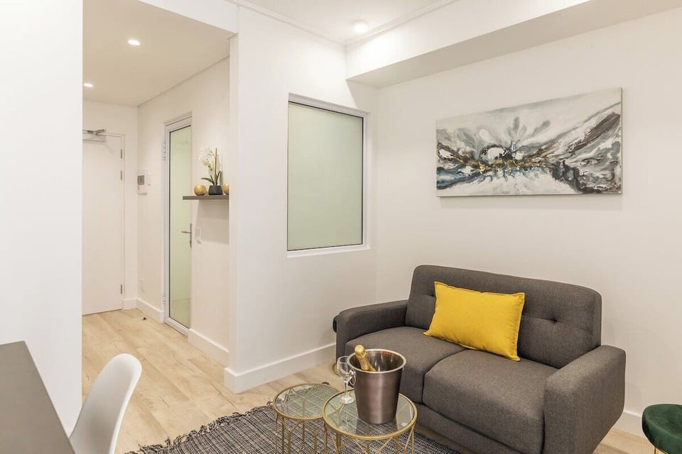 2-BR Apartment with Pool & Secure Parking (20558)