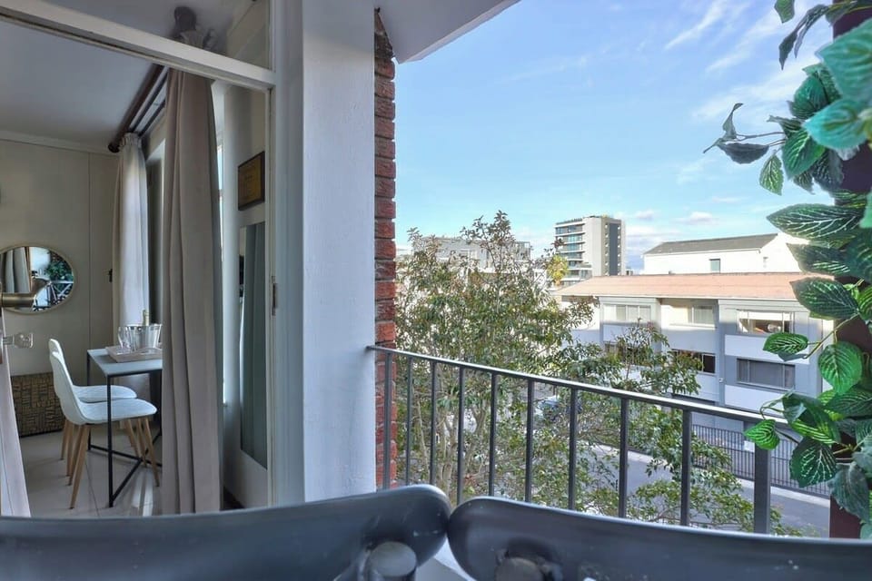 Sunny beautiful studio with AC and Balcony (22981)