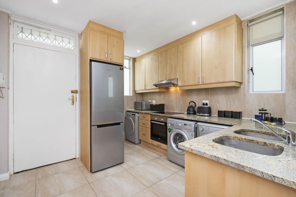 Knightsbridge 1-Bed Seaside Apartment in Sea Point (28758)