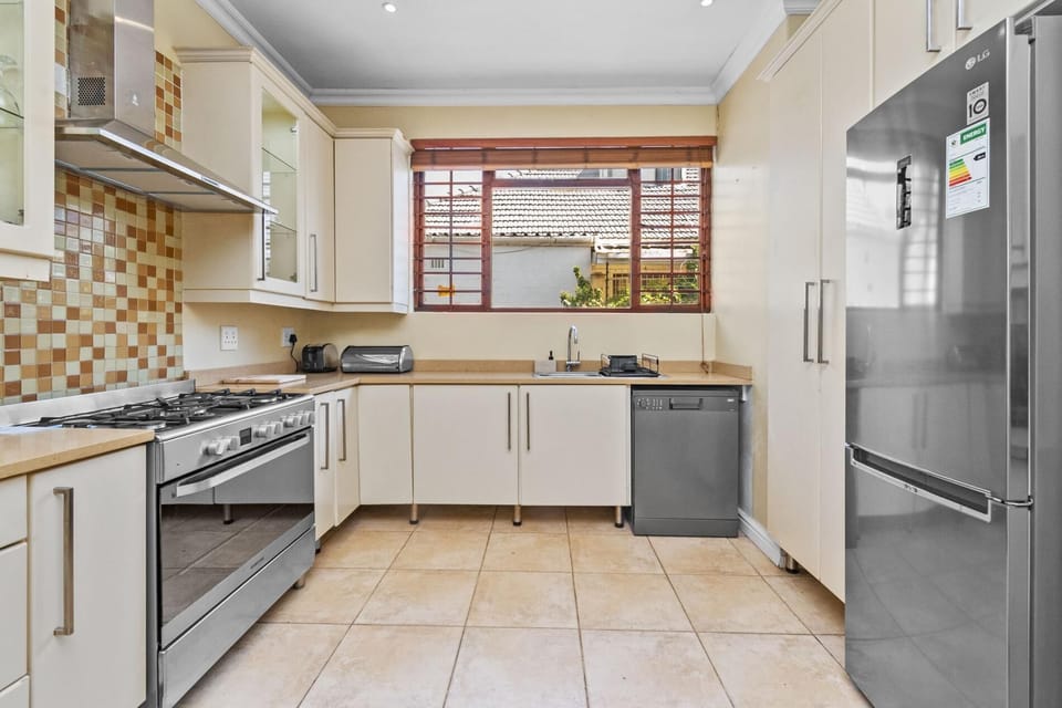 Spacious Claremont Home with Pool & Fireplace (27276)