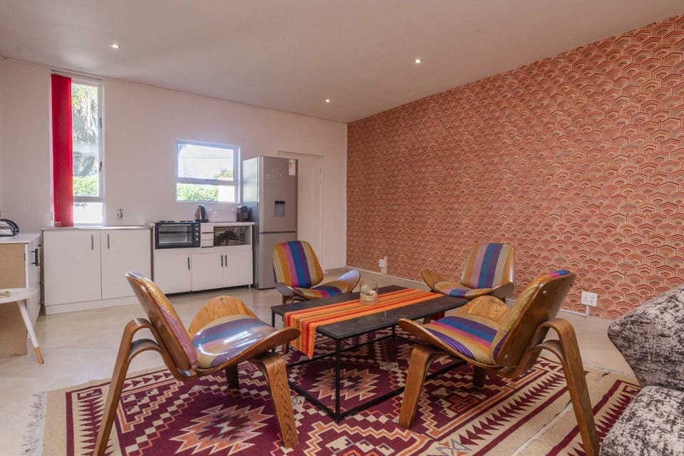 Yalwa House - 2Bedroom Suite, Pool & Tennis Crt (27623)