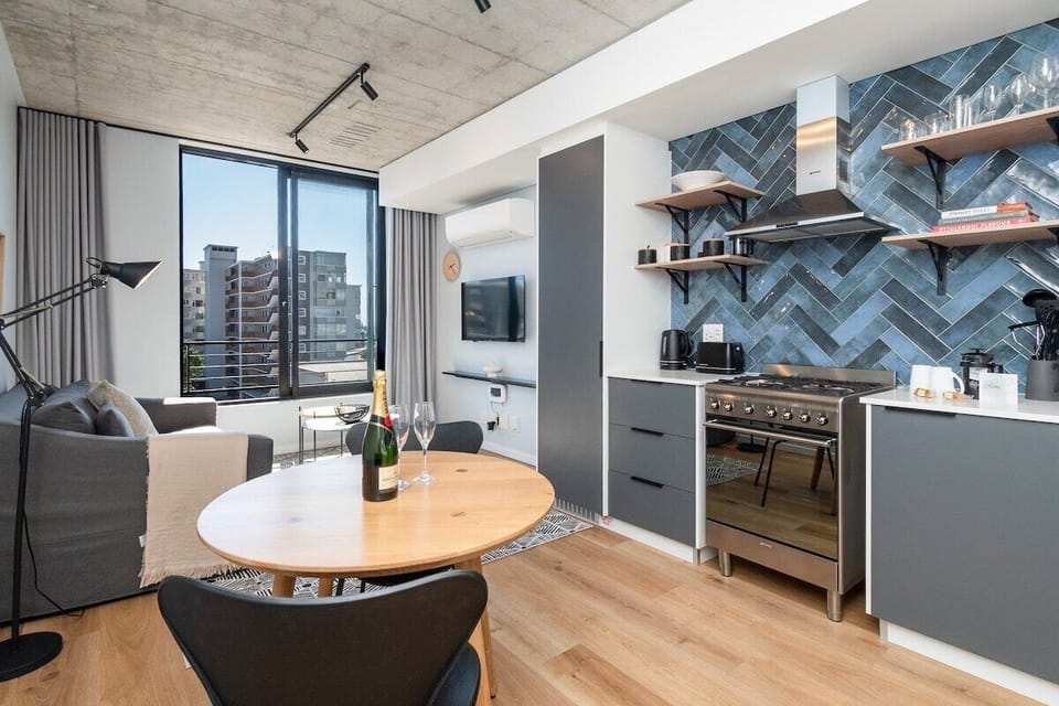 Cosy Oasis in the heart of Sea Point! (6703)