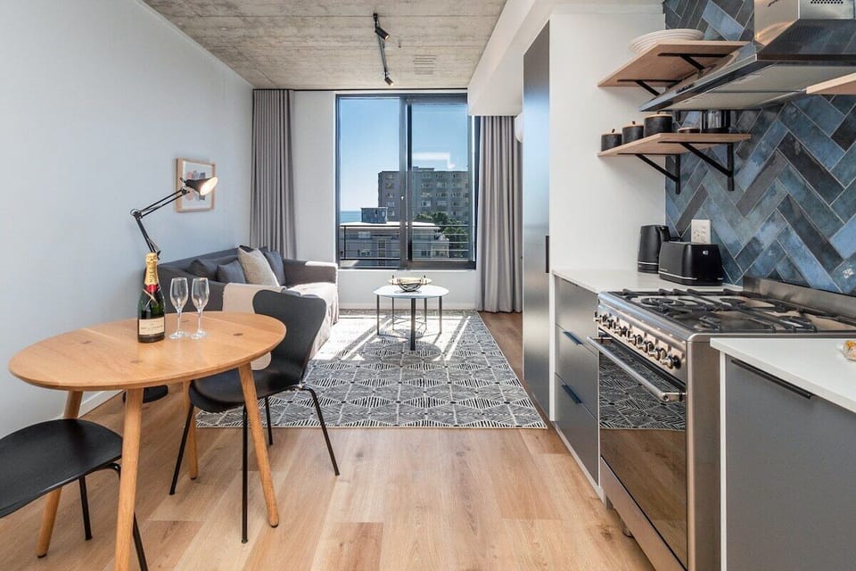 Cosy Oasis in the heart of Sea Point! (6697)