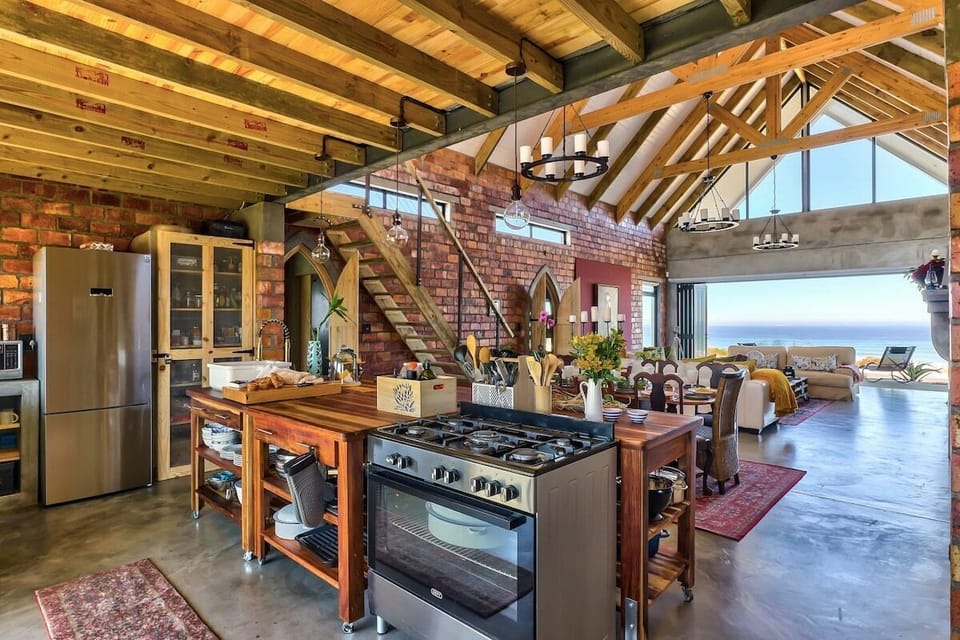 Skye Coastal House Beachfront living (7268)