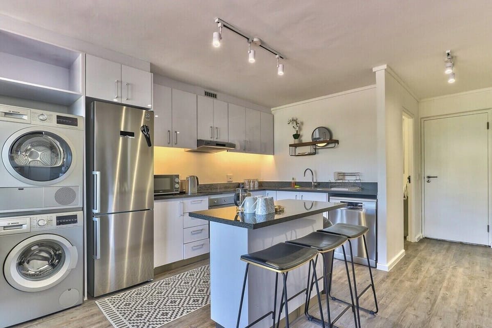 Castle Rock Gem with Table Mountain Views & Pool (8151)