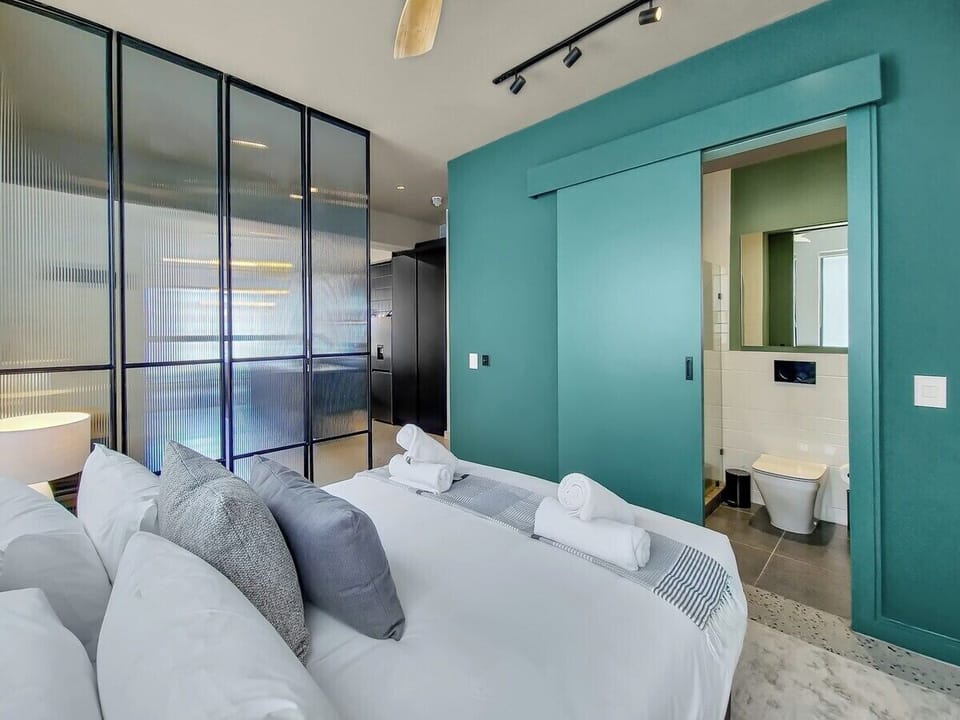 Comfy bedroom with en-suite bathroom
