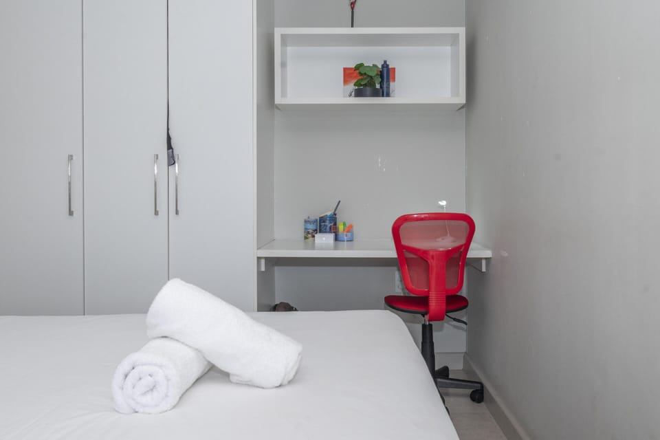 Studio Apartment at Metropole Rosebank (24309)