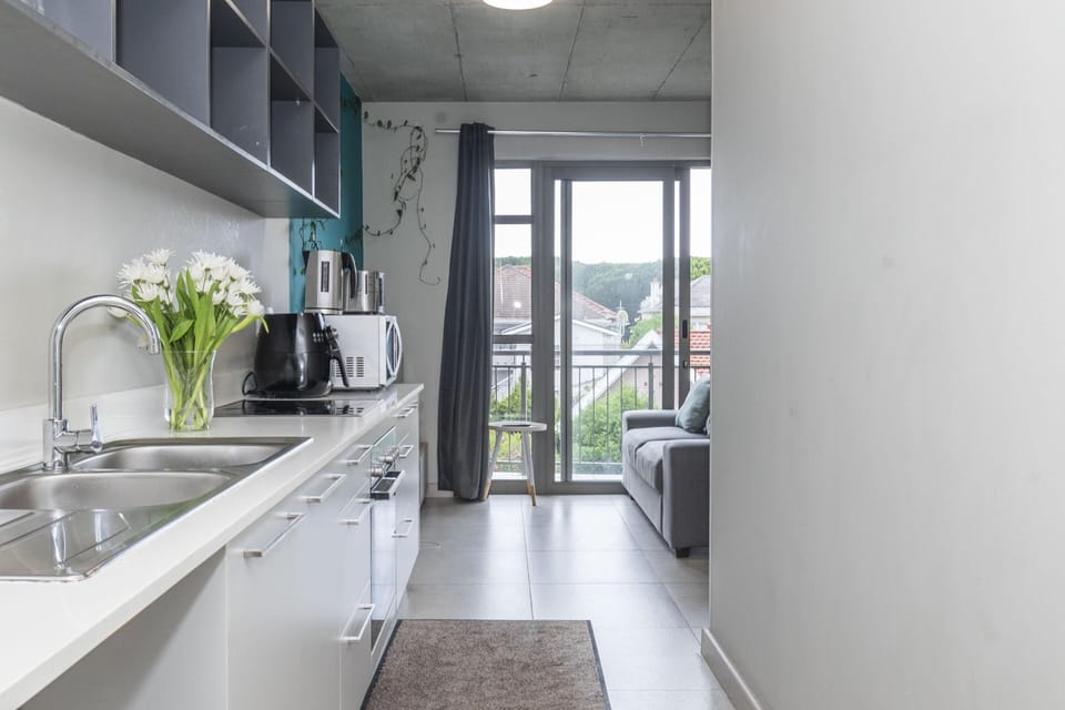 Studio Apartment at Metropole Rosebank (24310)