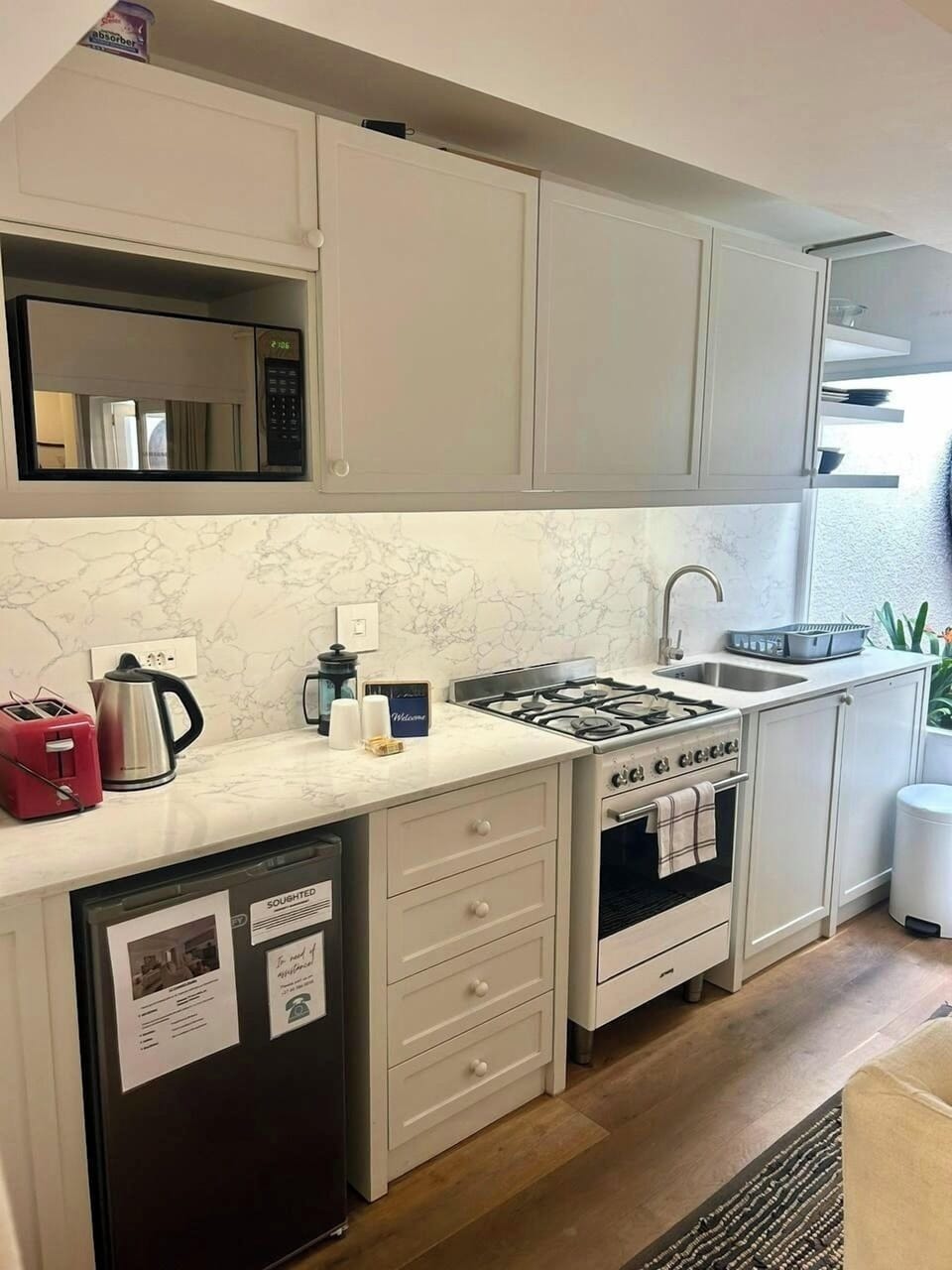 Cozy Studio Retreat with Private Patio (36931)