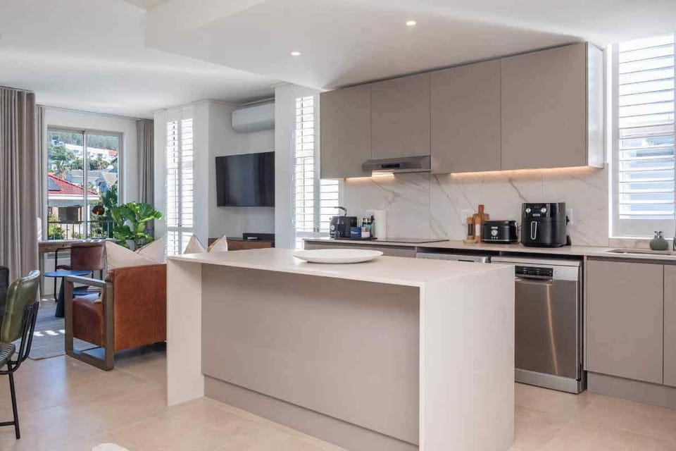 The Braemar 2-Bed in Prime Green Point with Pool (31485)