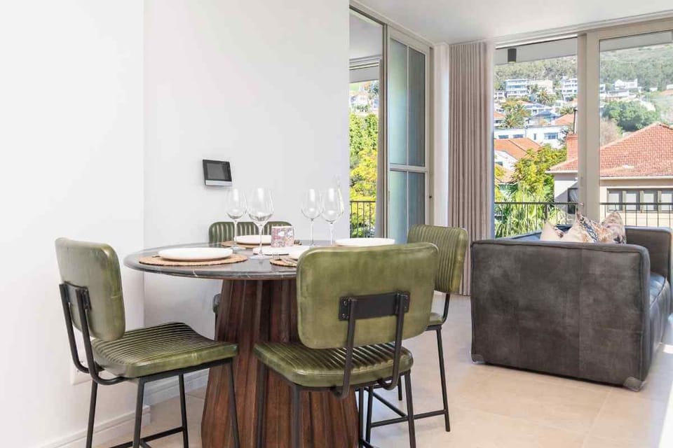 The Braemar 2-Bed in Prime Green Point with Pool (31486)