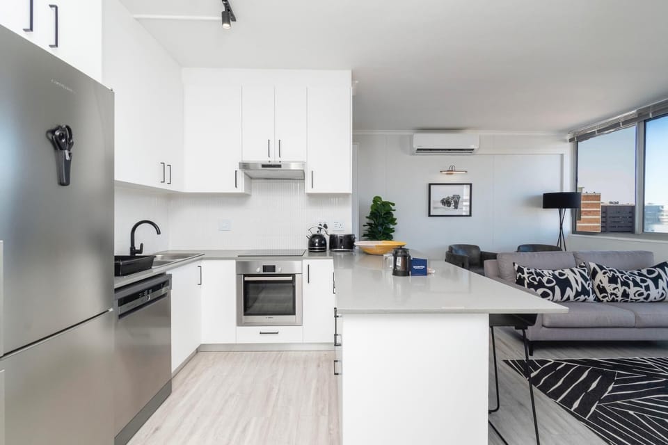 City views in Modern apartment with rooftop pool (36859)