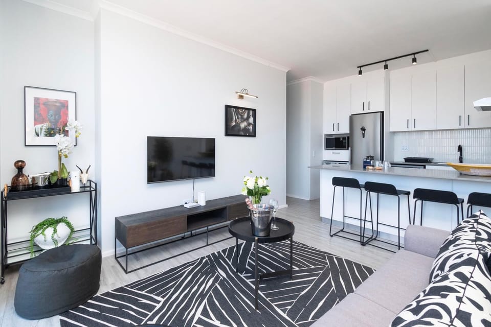 City views in Modern apartment with rooftop pool (36858)