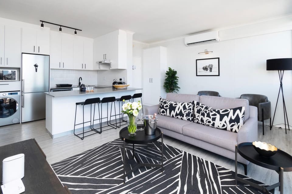 City views in Modern apartment with rooftop pool (36857)