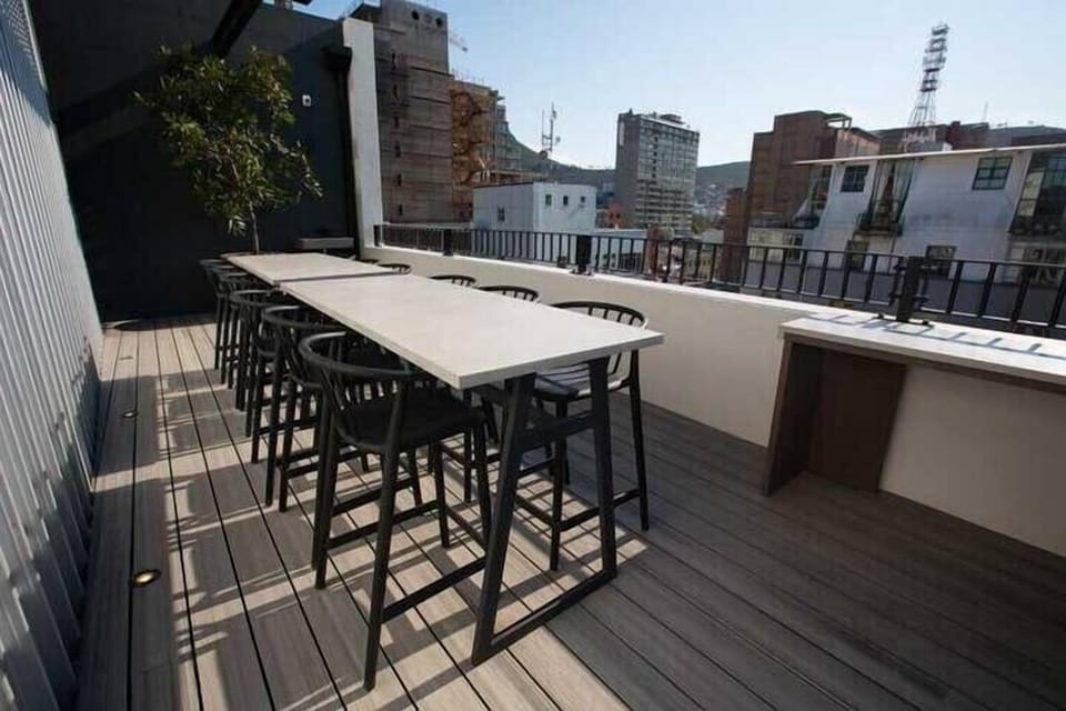 Modern, Easy City Studio w/ WIFI (2130)