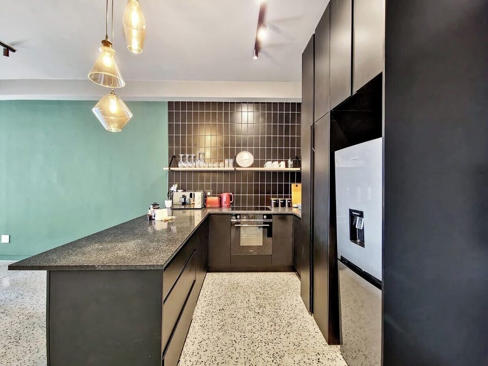 Full Kitchen
