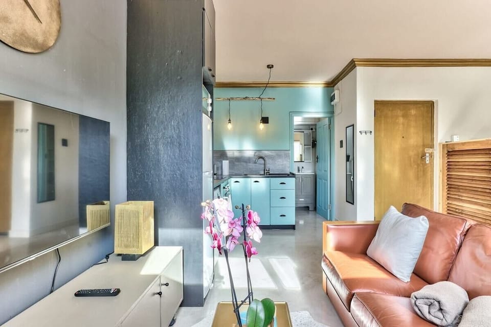 Couples Love nest studio (3325)