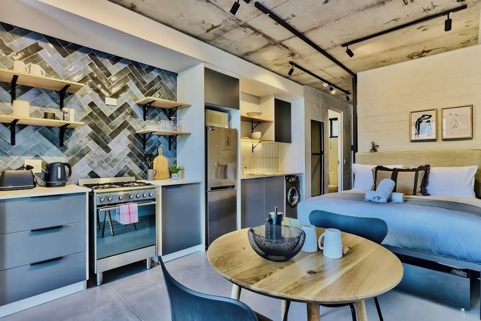Seamless Comfort & Modern Living in Seapoint (36603)