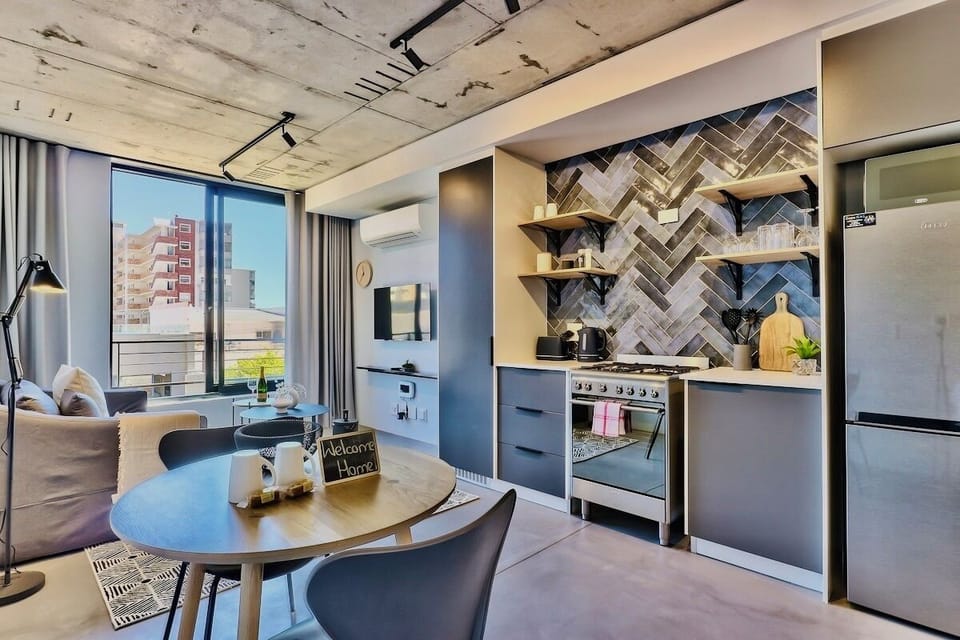 Seamless Comfort & Modern Living in Seapoint (36600)