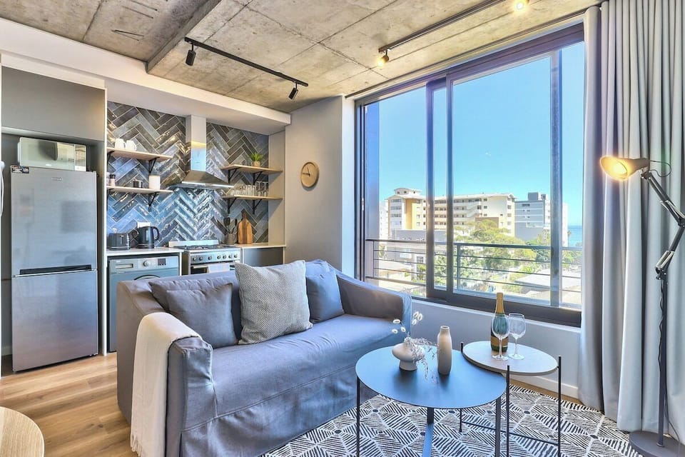 Secure, fast wifi, communal pool- lone ranger lux! (7766)