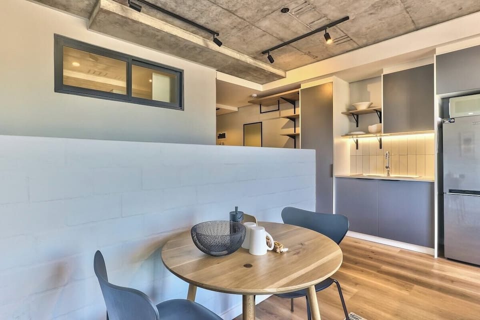 Secure, fast wifi, communal pool- lone ranger lux! (7768)