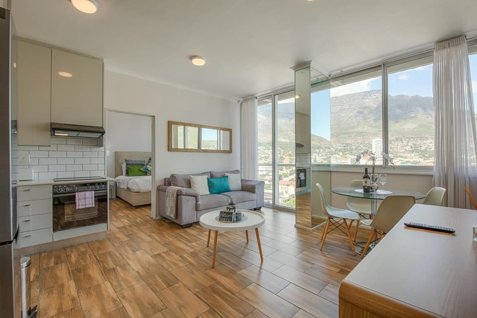 Central Two-Bedroom Apartment with Scenic Mountain (36906)