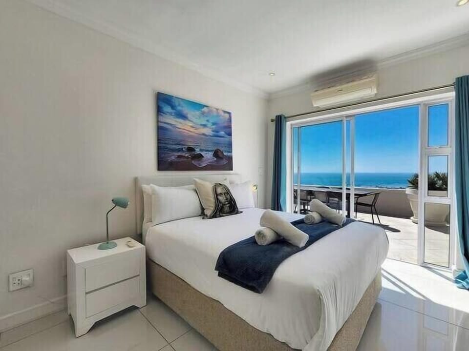 UPSTAIRS BEDROOM