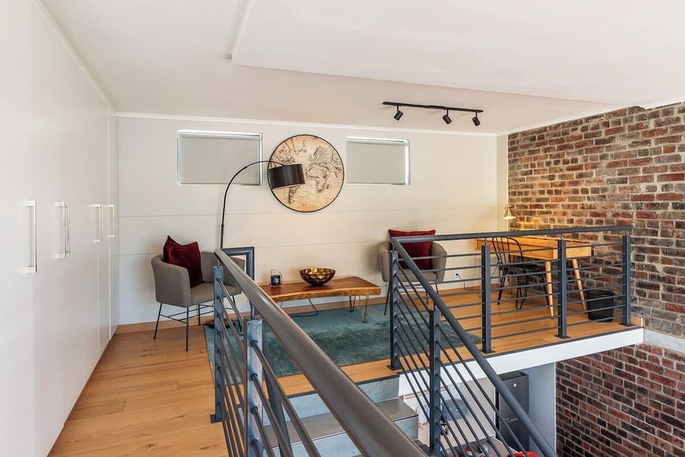 Urban Artisan Loft with Mountain Views & Fast Wi-F (9934)