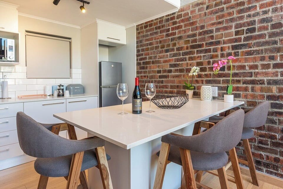 Urban Artisan Loft with Mountain Views & Fast Wi-F (9927)