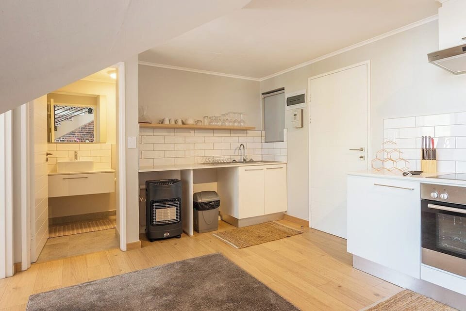 Urban Artisan Loft with Mountain Views & Fast Wi-F (9940)