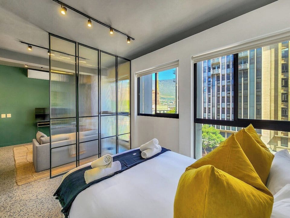 Sunny, 3rd Floor, spacious, Fast wifi-pool (14757)