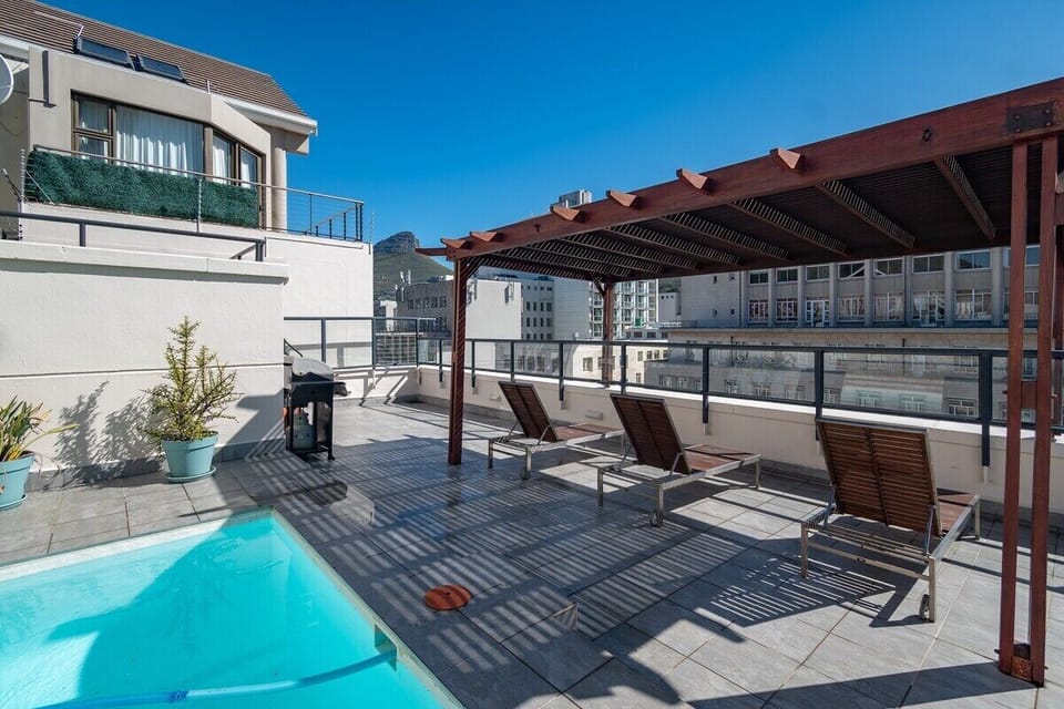 One Bedroom Apartment in Adderley Street (15914)
