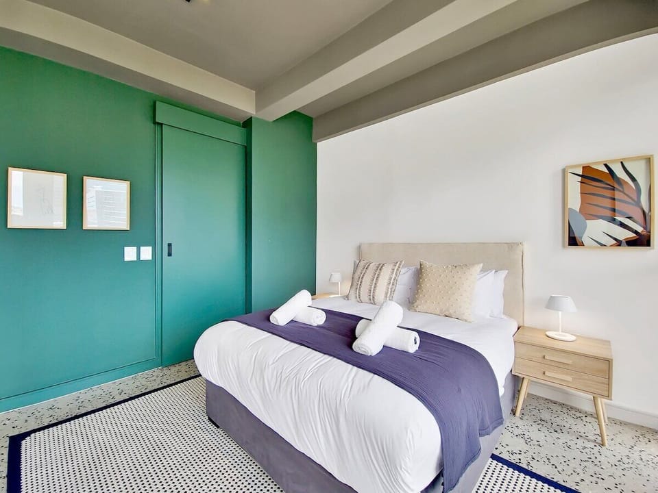 Prime CBD Location • Stylish Comfort at The Duke (16923)