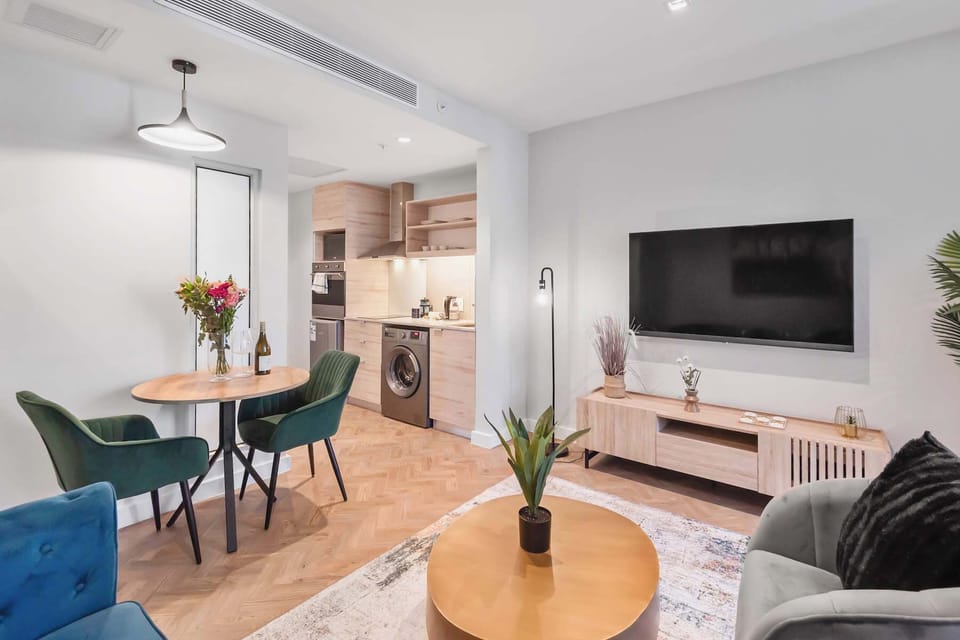 Foreshore Place Studio with Table Mountain Views (21357)