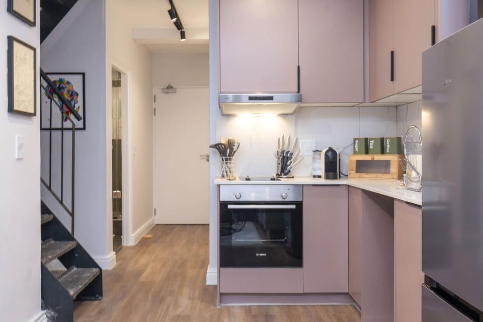 Venice House City Gem with Unique Loft Design (27501)